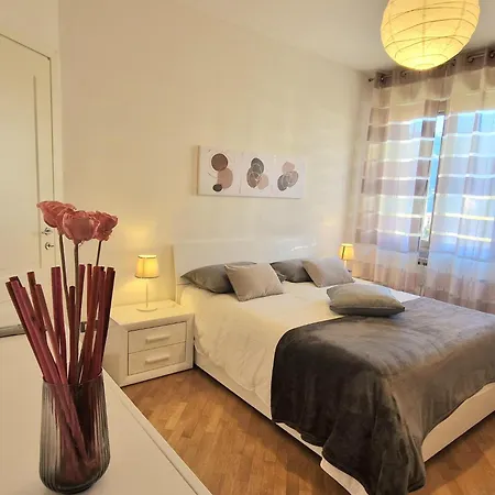 Stella House 아파트 우스키오